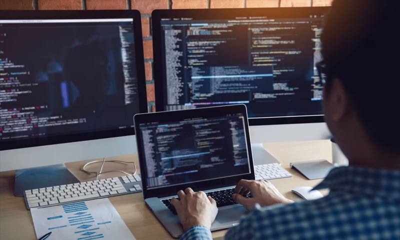 数据科学选型:R与Python如何赋能九寨沟县网站建设?